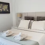 Com Casa De Banho Privativo * Amadora