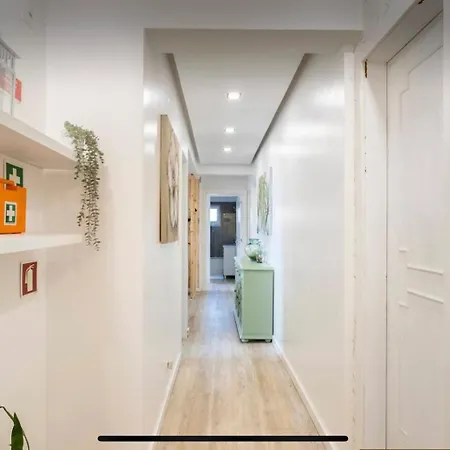 Com Casa De Banho Privativo *