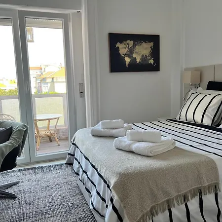 Com Casa De Banho Privativo * Amadora