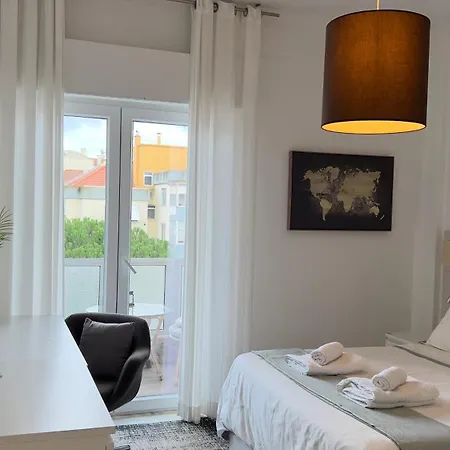 Com Casa De Banho Privativo *