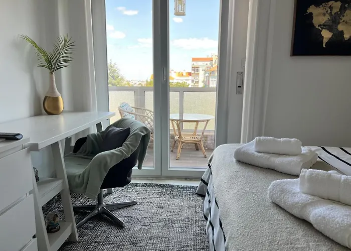 Com Casa De Banho Privativo Quarto em Acomodações Particulares Amadora